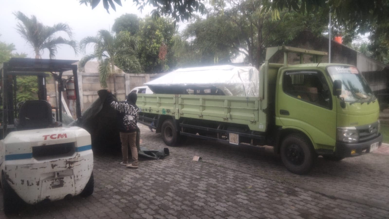 Done Pengiriman 1 unit mesin bordir Azura 6 Kepala. Tujuan Pulau Jawa.